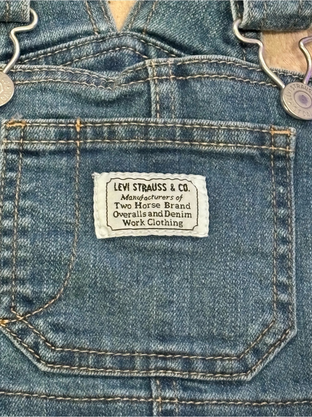๐ (12m) Leviโs Classic Denim Overalls - Picture 4 of 5